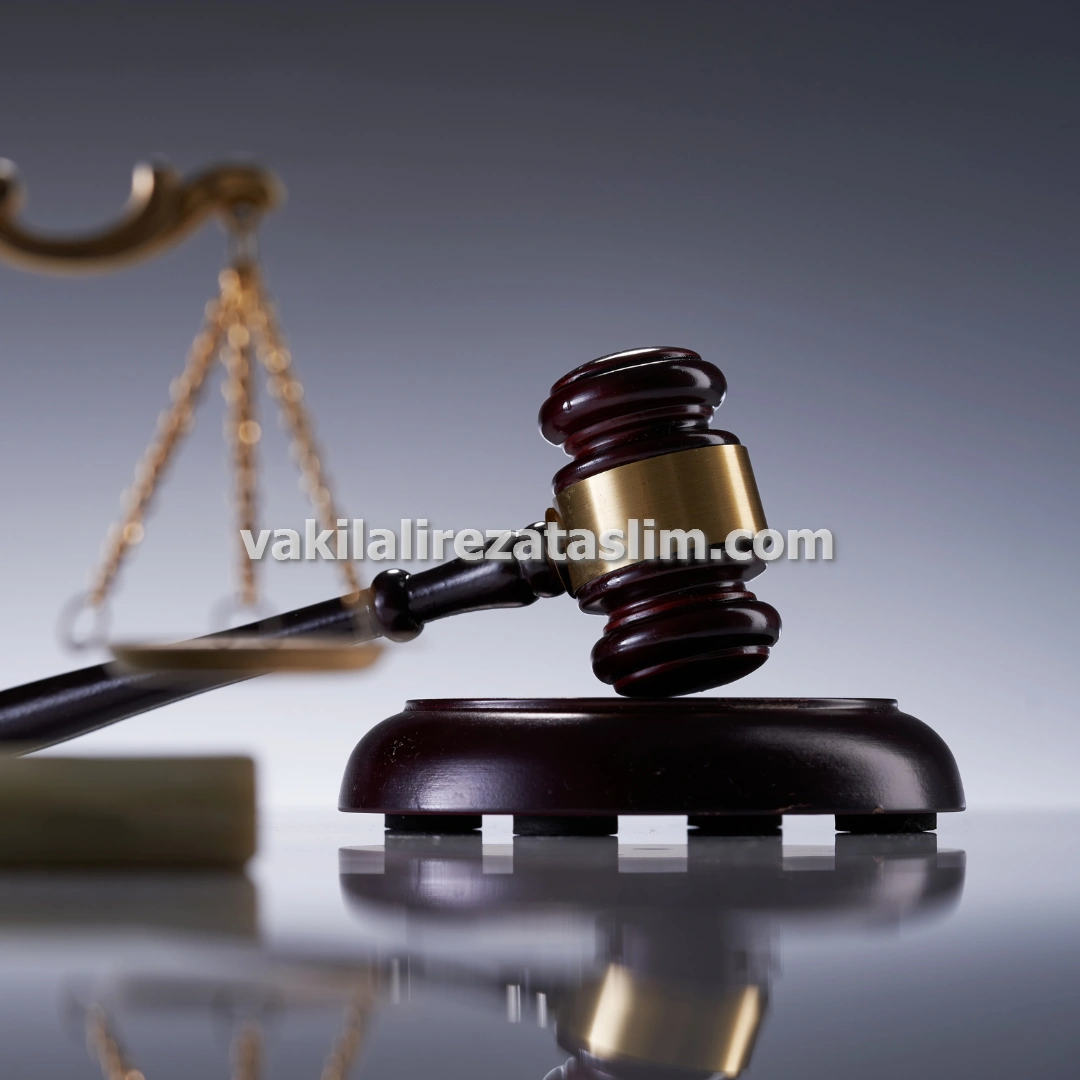 وکیل پرونده های جرایم خرید و فروش کالای قاچاق در مشهد